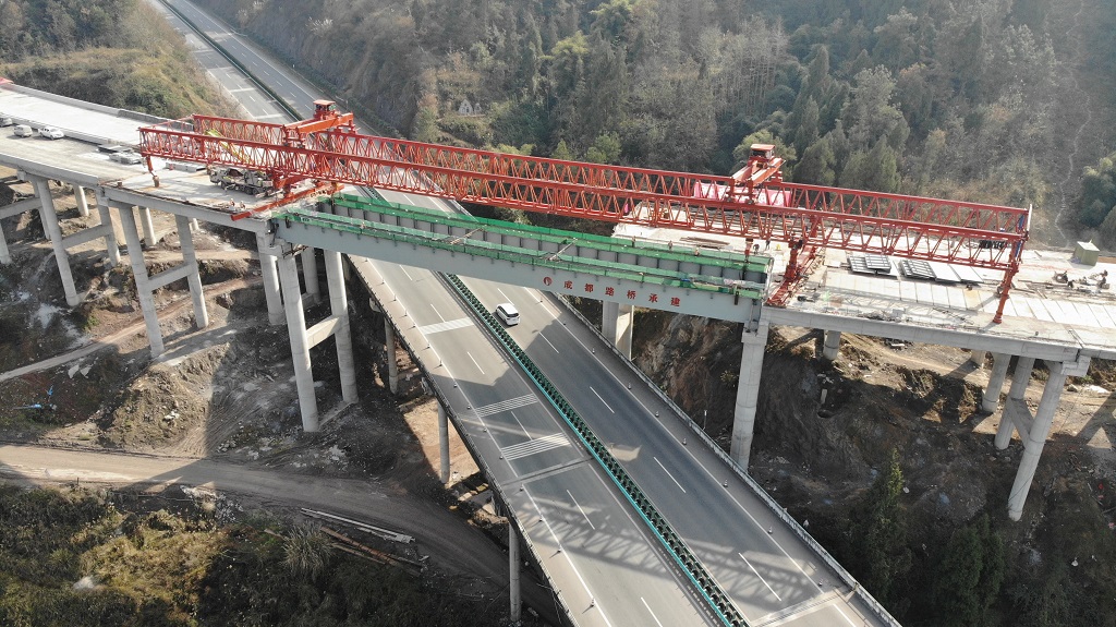 達(dá)宣項(xiàng)目:箱梁高架,科技保通途 達(dá)宣項(xiàng)目:箱梁高架,科技保通途